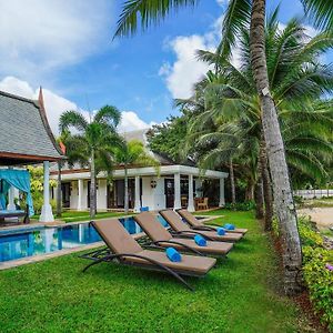 Villa mit 4 Schlafzimmern und mit Strandblick